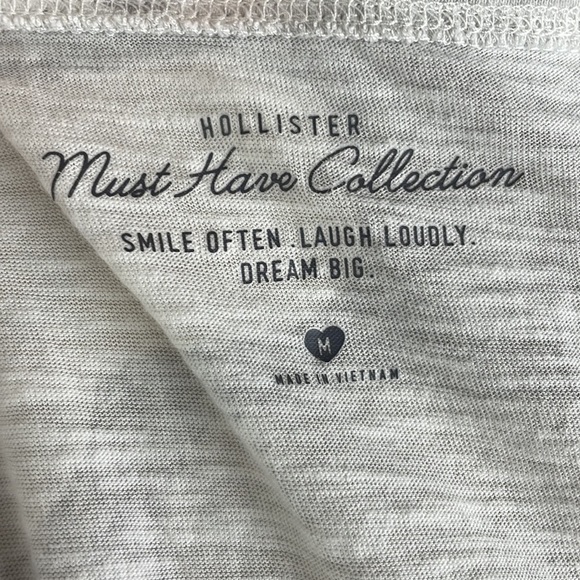 Hollister Must Have Collection M Long Sleeve Shirt White/Gray Soft and Comfy - Picture 9 of 10